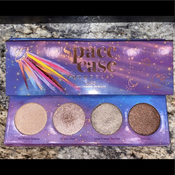 Space Case Cosmetics Custom Eyeshadow Palette 🎨 - Picture 4 of 4
